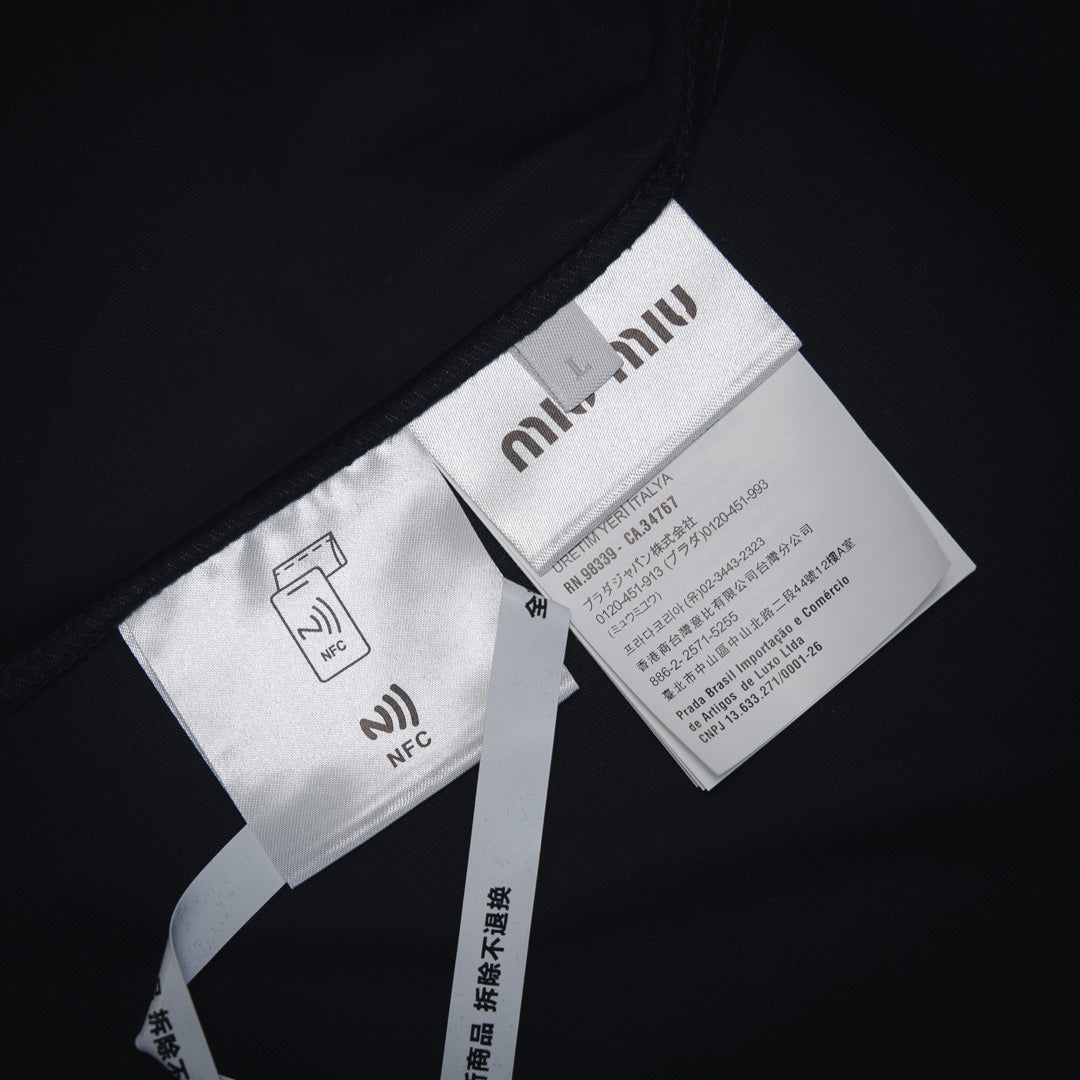 M Embroidered logo T-shirt