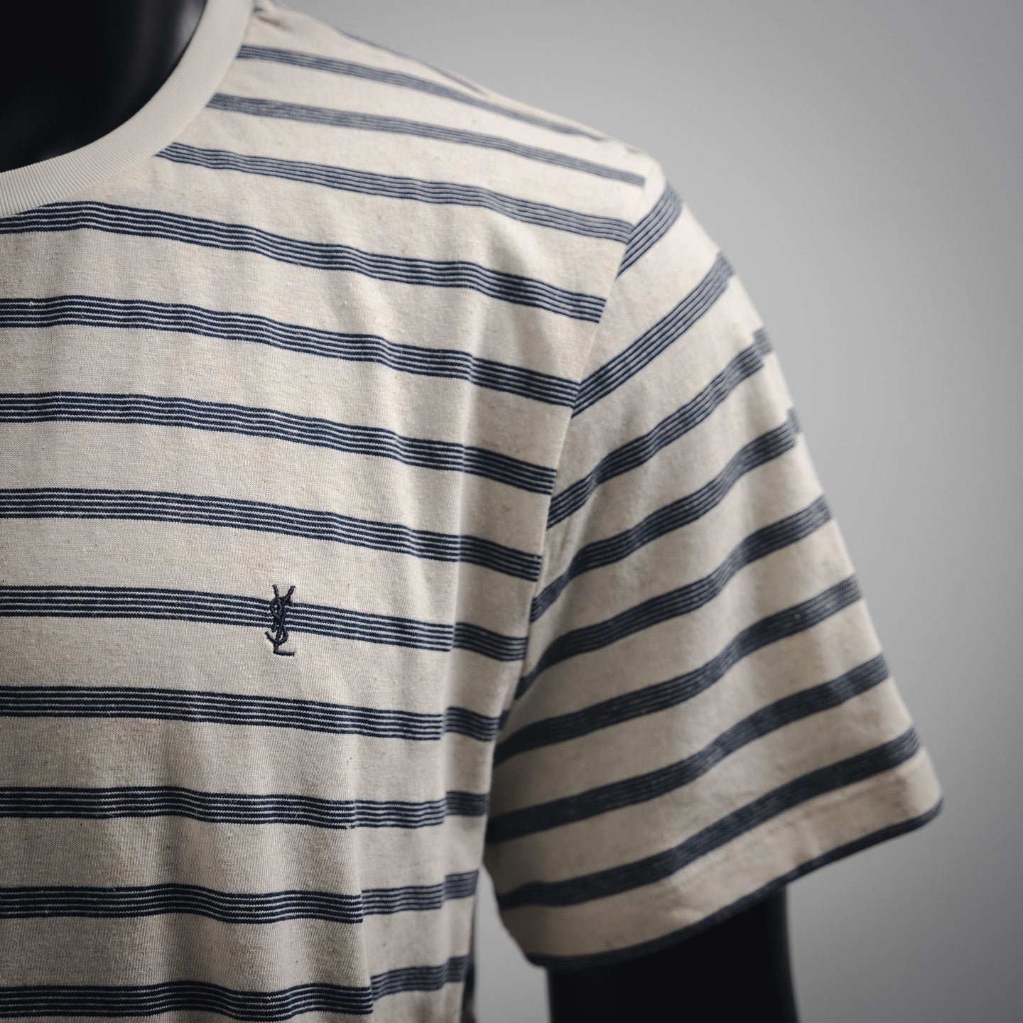 SL schwarz-weiß gestreiftes T-Shirt