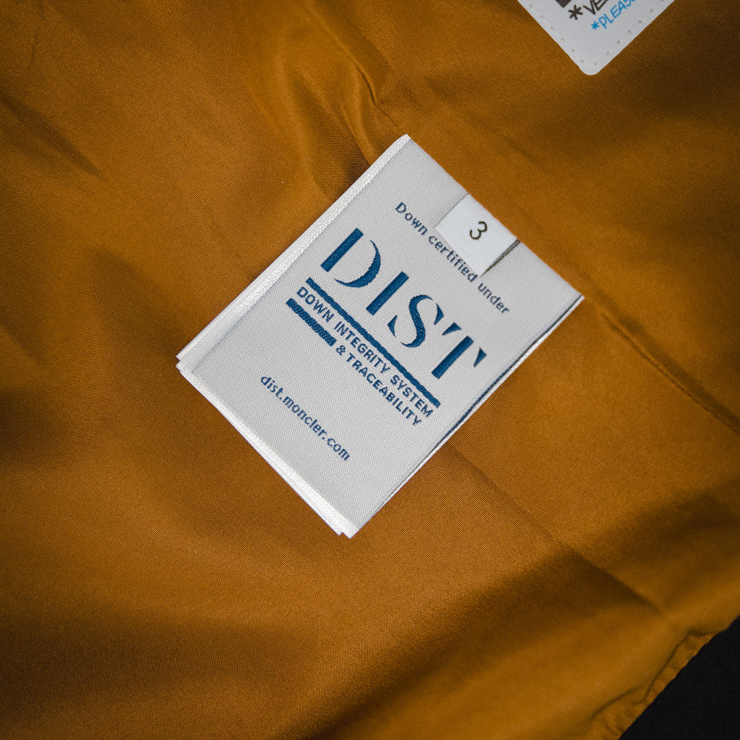 Mo 2025SS Small logo pocket hooded jacket