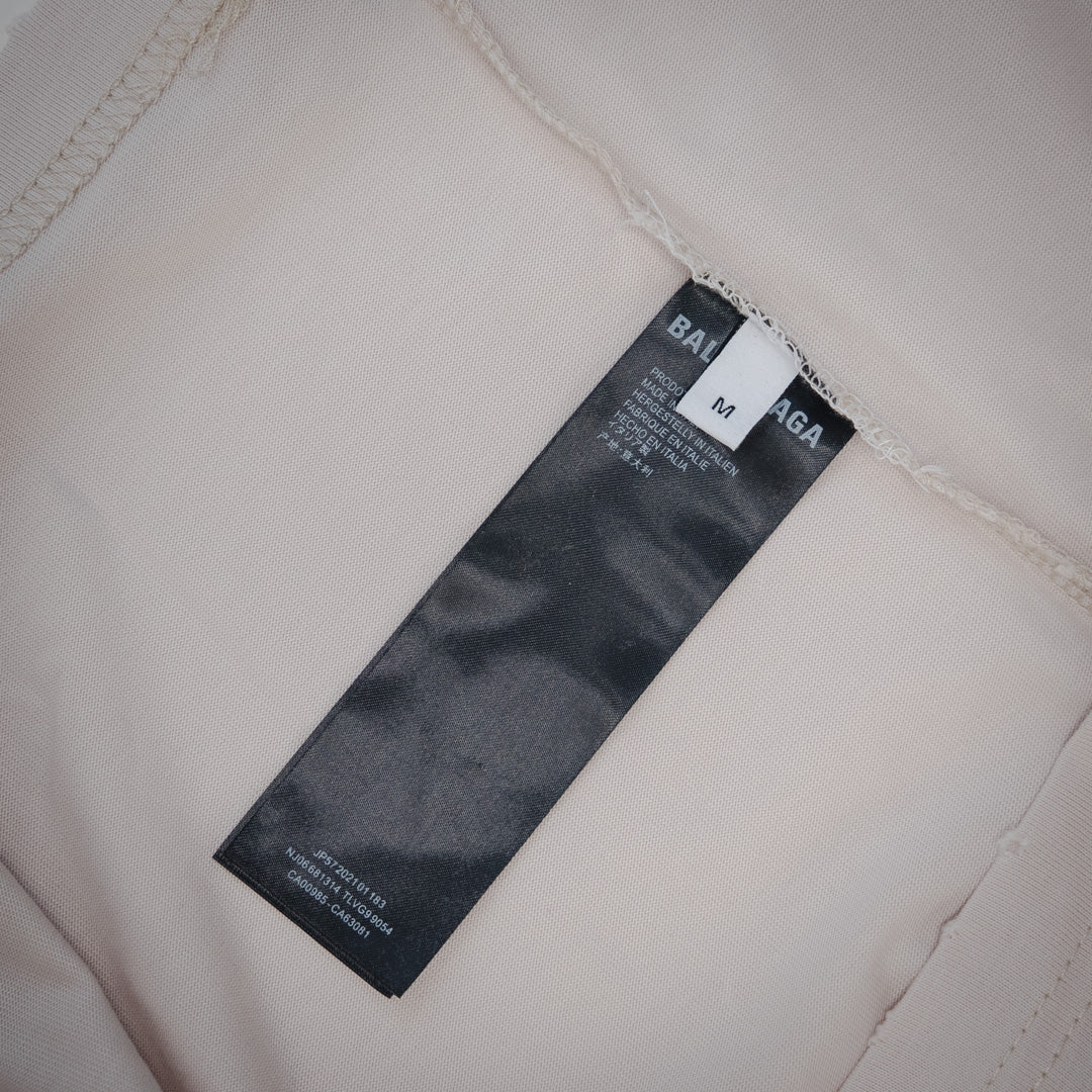 B Gradient blurred letter T-shirt