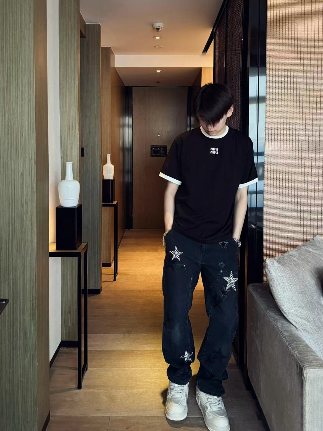 M Embroidered logo T-shirt