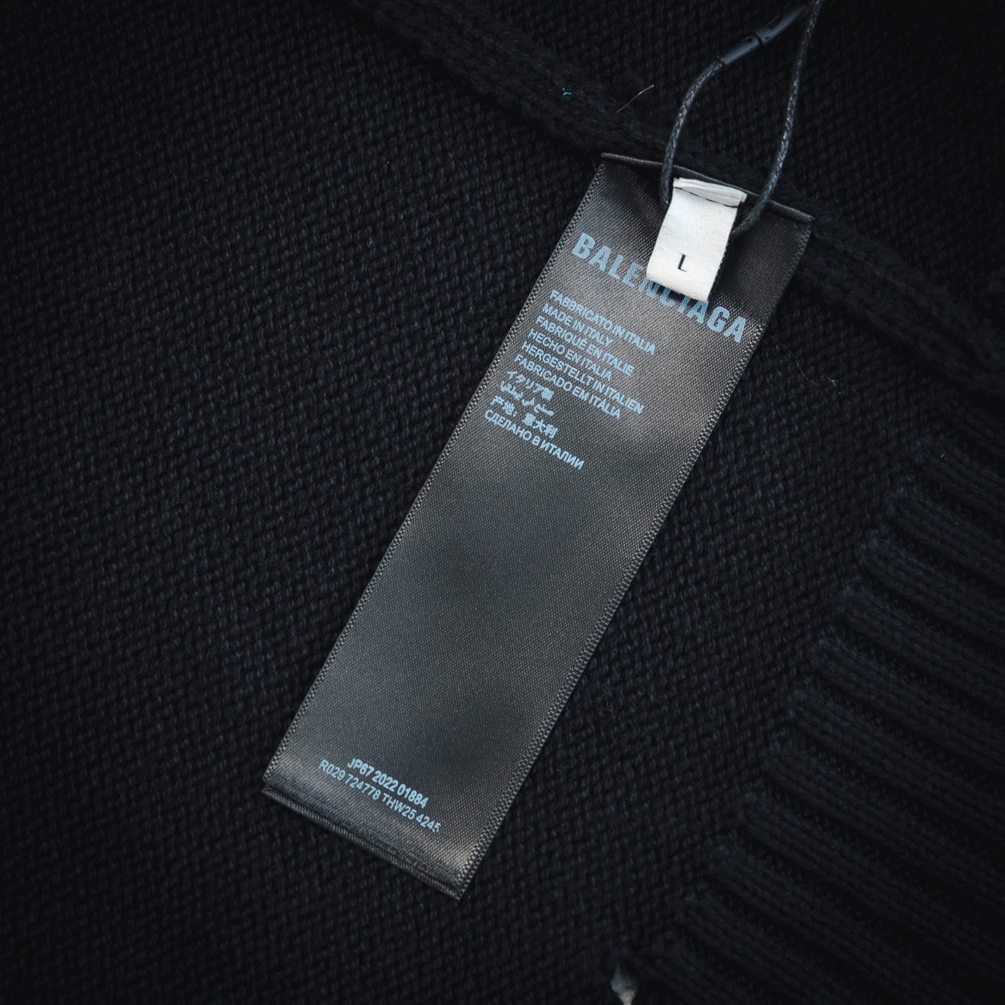 B 25ss New Flame Totem Zipper Sweater