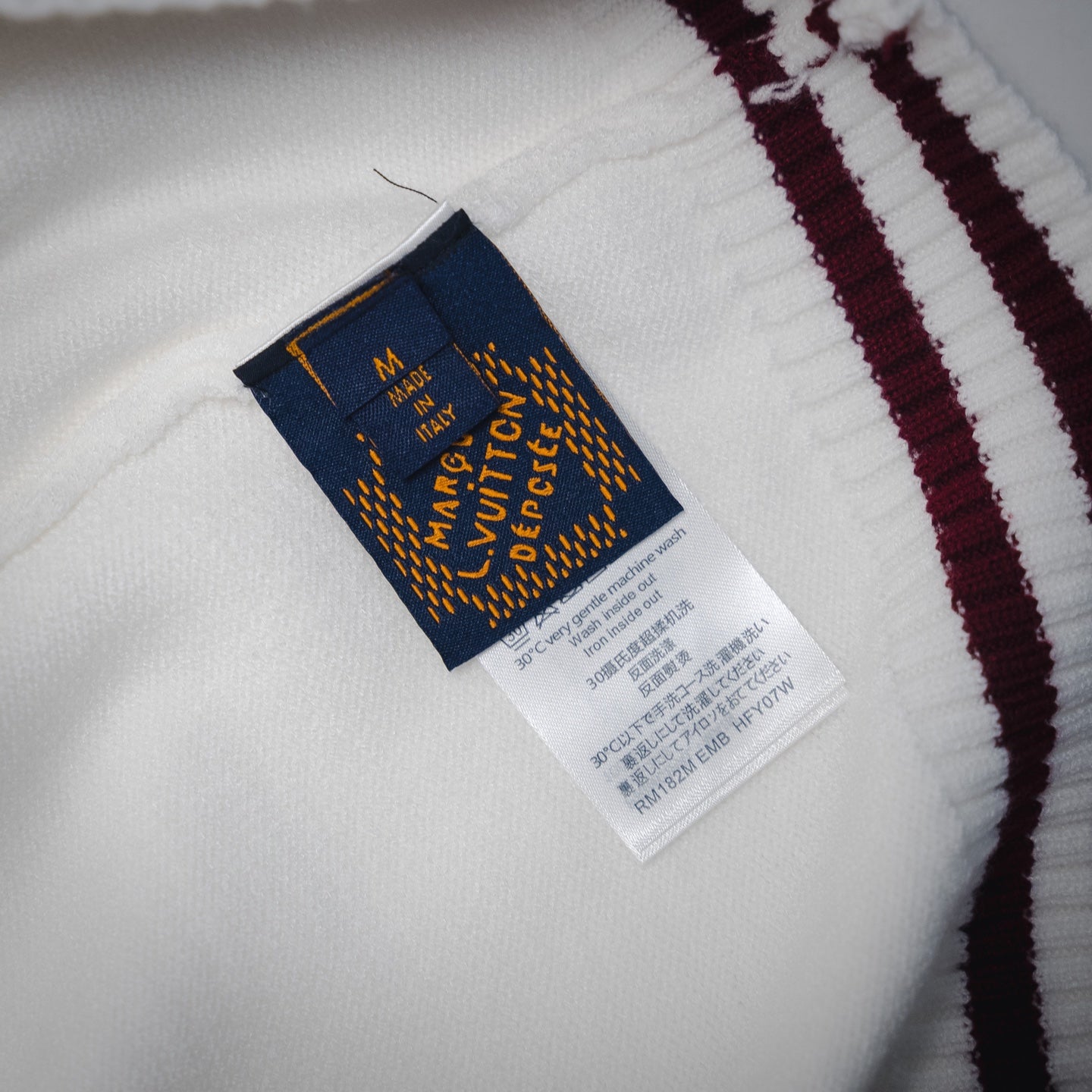 1V 2025ss Embroidered Badge Knitted Vest