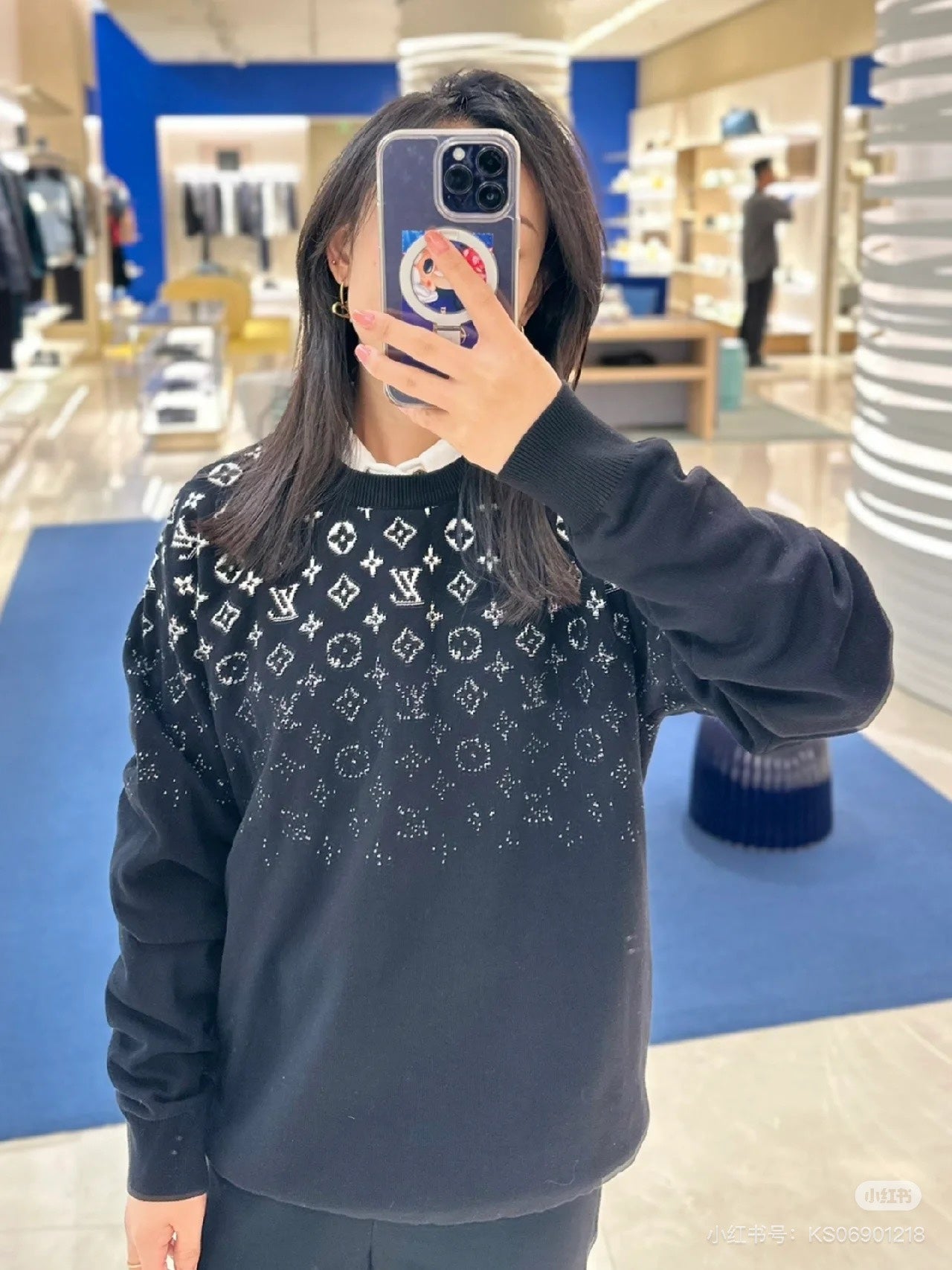 1V 24FW Starry Sky Gradient Round Neck Sweater