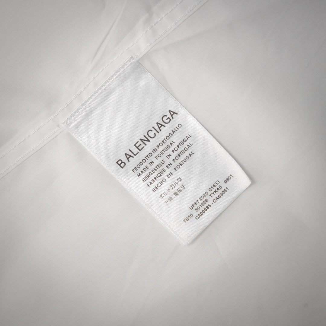 B embroidered logo shirt