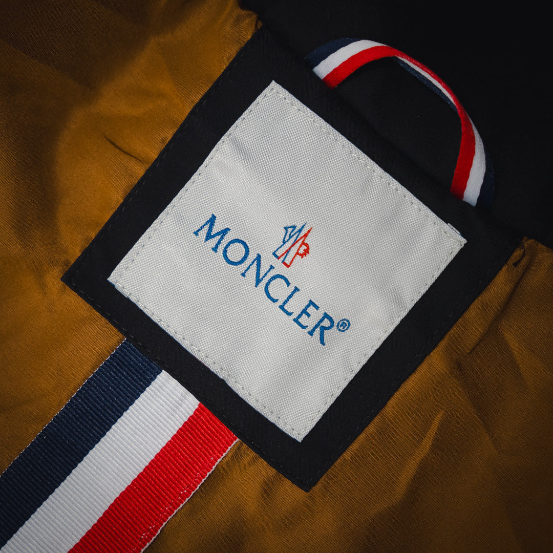 Mo 2025SS Small logo pocket hooded jacket