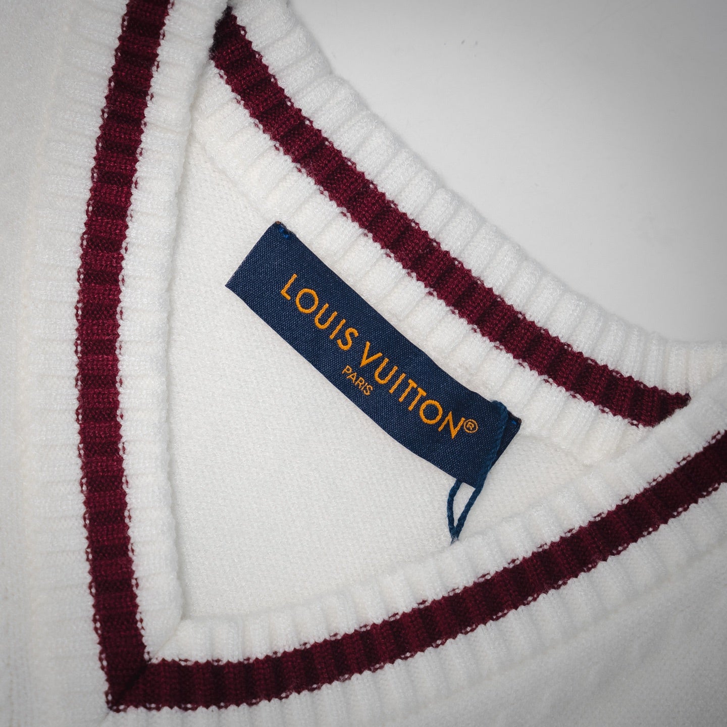 1V 2025ss Embroidered Badge Knitted Vest
