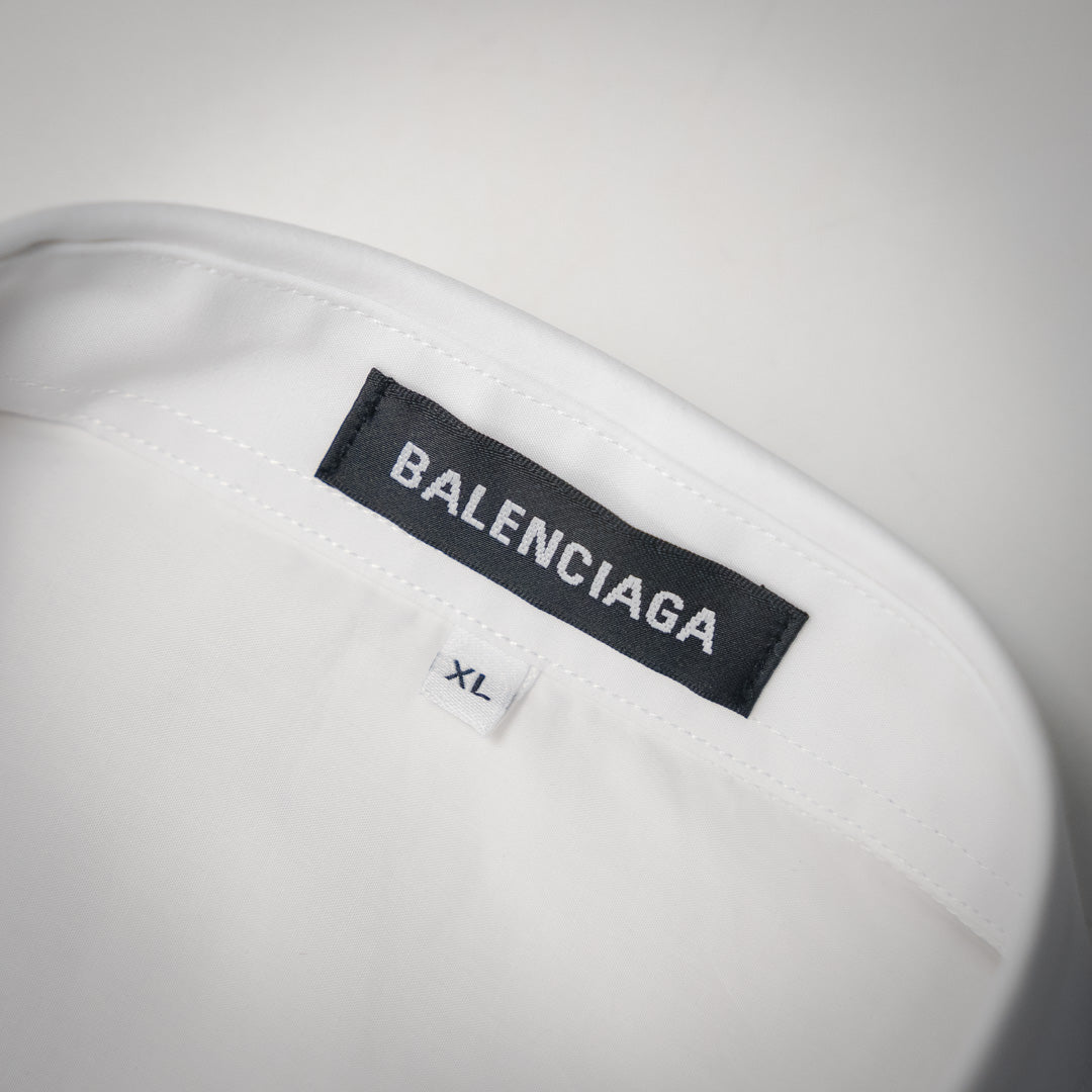 B embroidered logo shirt