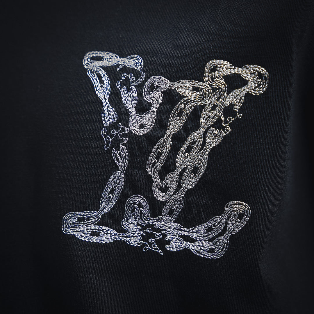 1V Classic Chain Embroidered T-shirt
