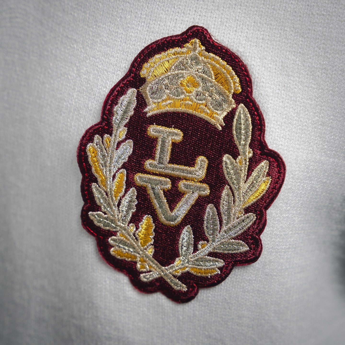 1V 2025ss Embroidered Badge Knitted Vest