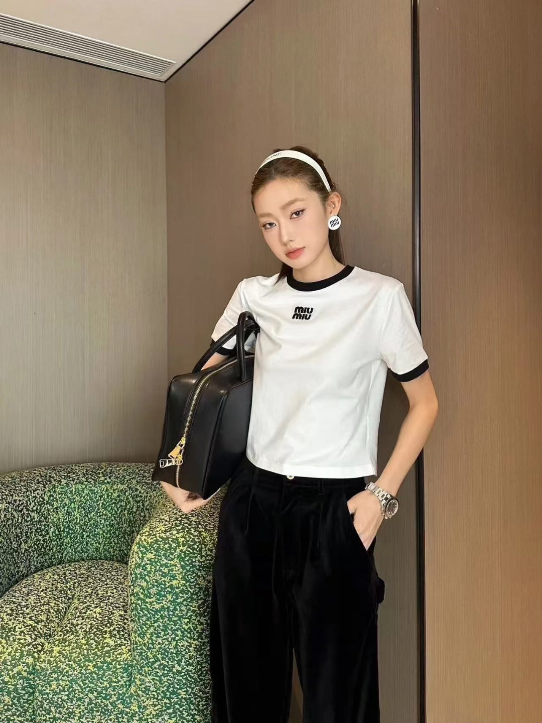 M Embroidered logo T-shirt