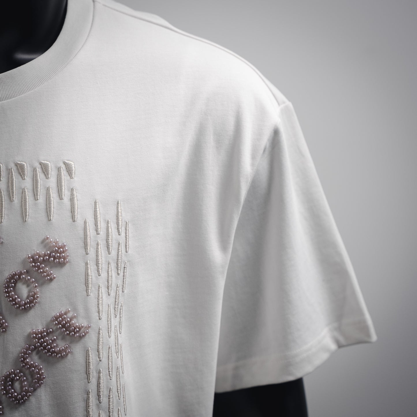 1V Embroidered Signature Cotton T-Shirt