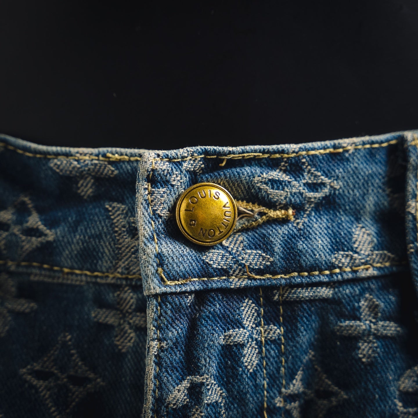 1V Jacquard side leather jeans