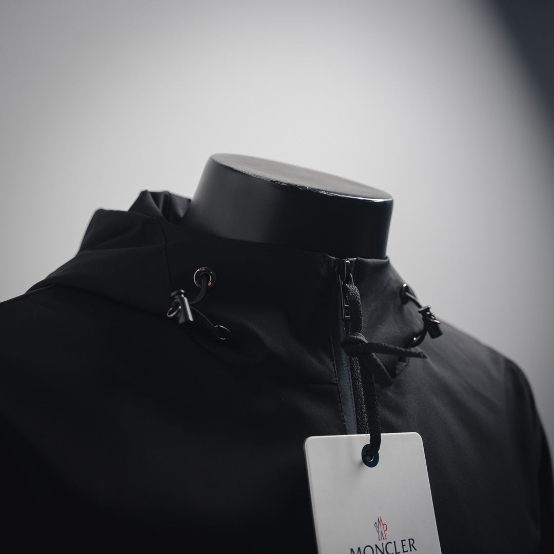 Mo 2025SS Small logo pocket hooded jacket