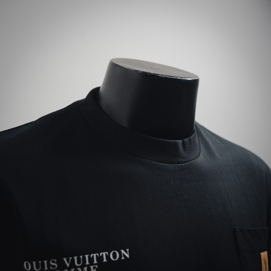 1V Runway style printed T-shirt