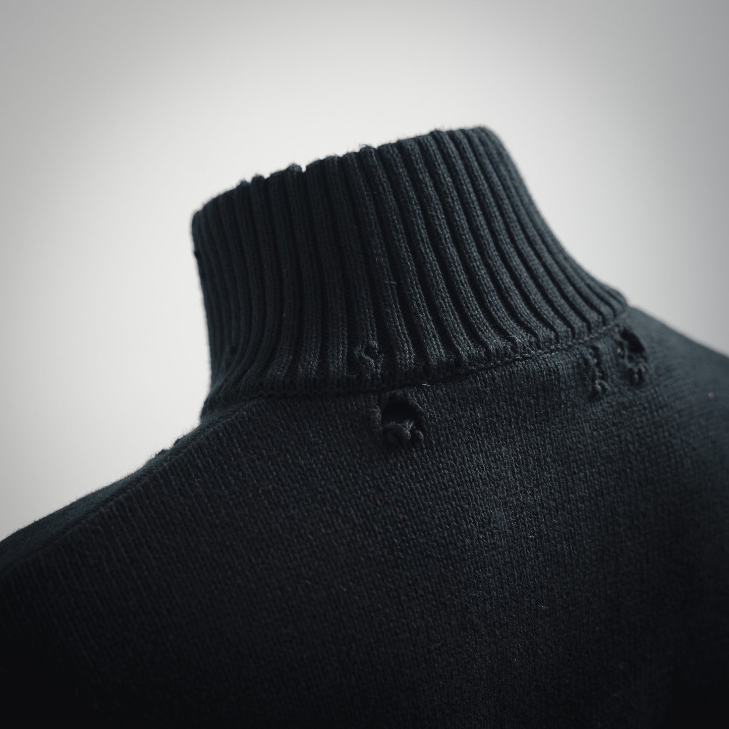 B 25ss New Flame Totem Zipper Sweater