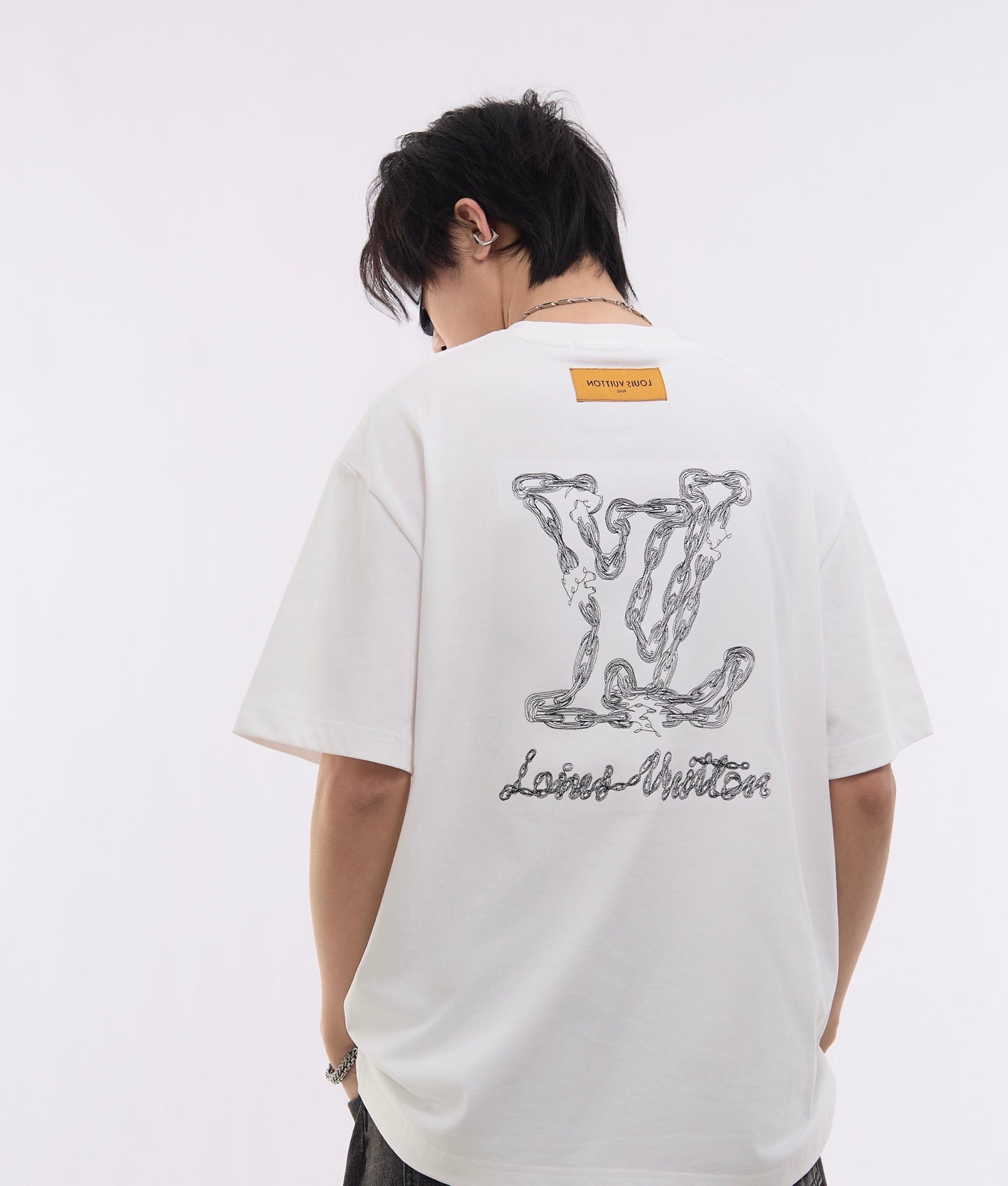 1V Classic Chain Embroidered T-shirt