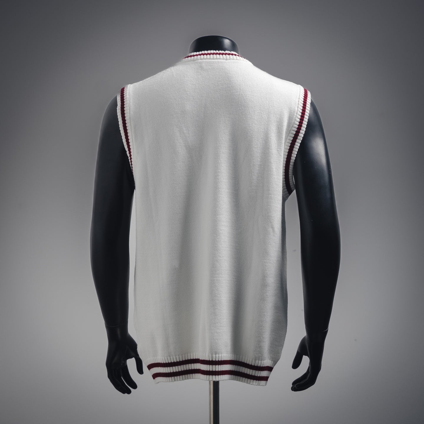 1V 2025ss Embroidered Badge Knitted Vest