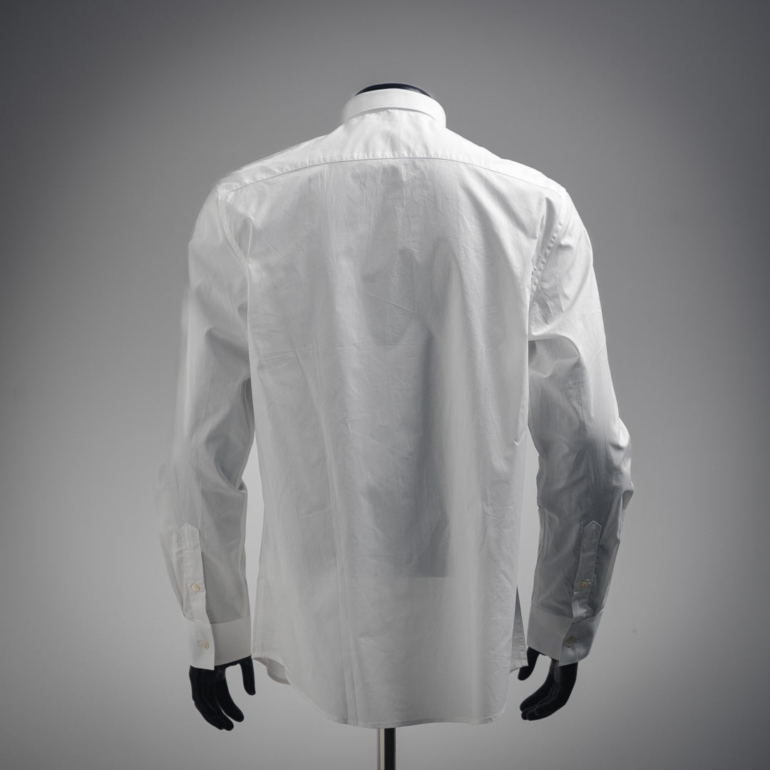 B embroidered logo shirt