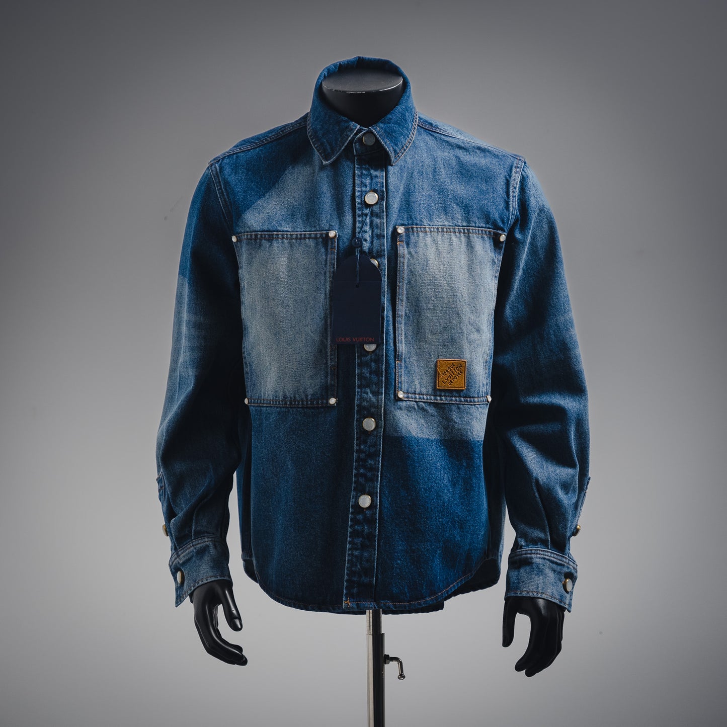 L 24FW sonnenverblasste Jeansjacke