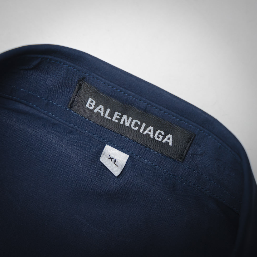 B embroidered logo shirt