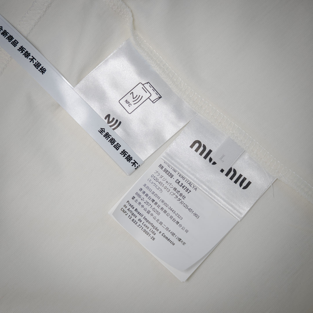 M Embroidered logo T-shirt