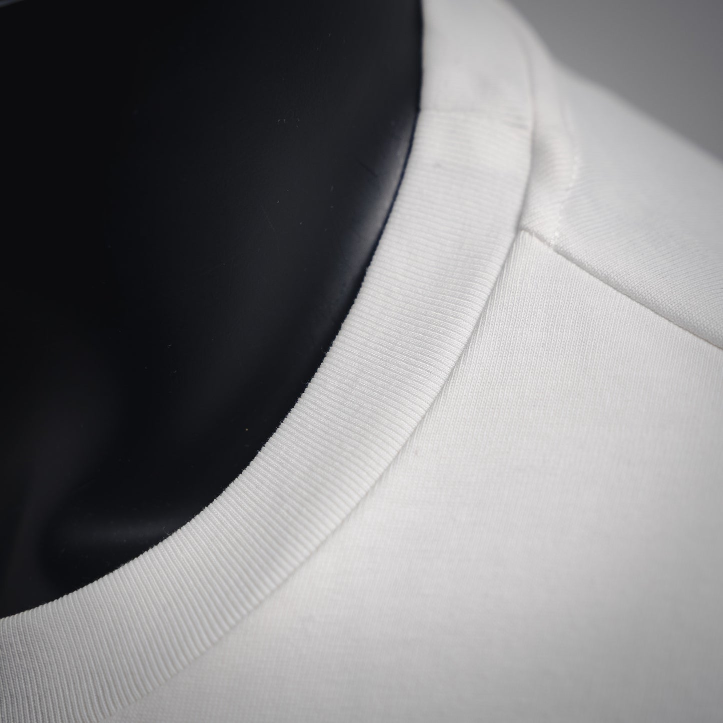1V Embroidered Signature Cotton T-Shirt