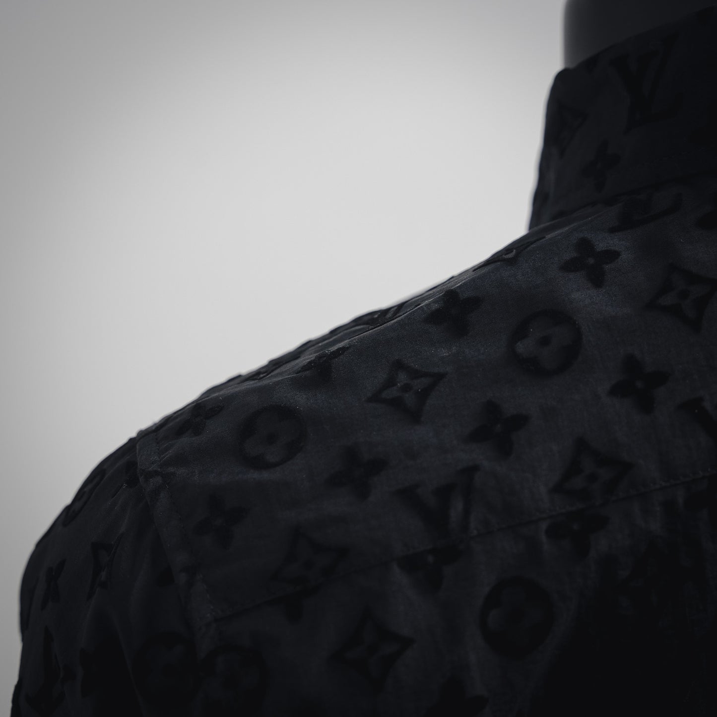 1V Flocked LOGO long-sleeved shirt