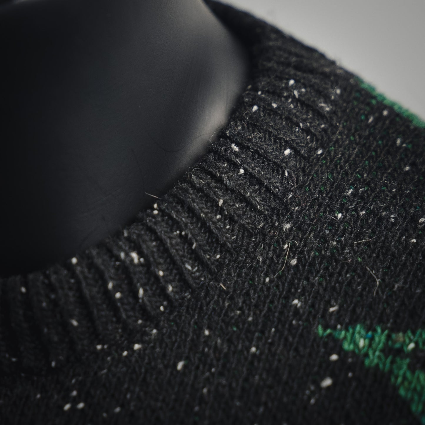1V 24FW logo jacquard round neck sweater
