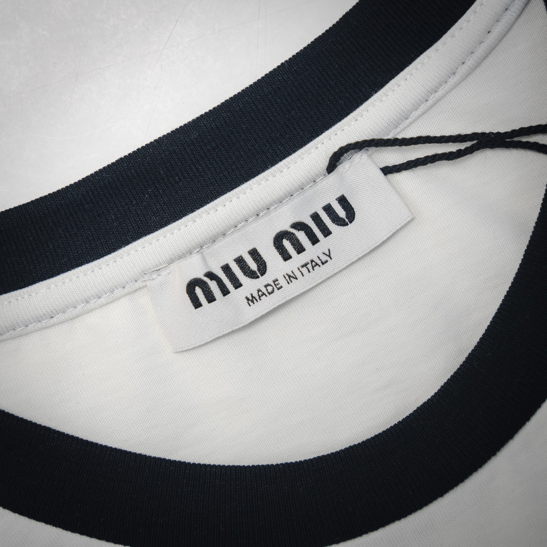 M Embroidered logo T-shirt