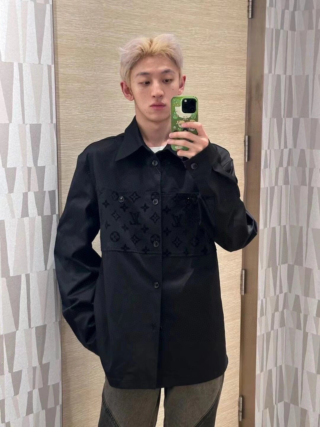 1V Black flocked patchwork shirt Set
