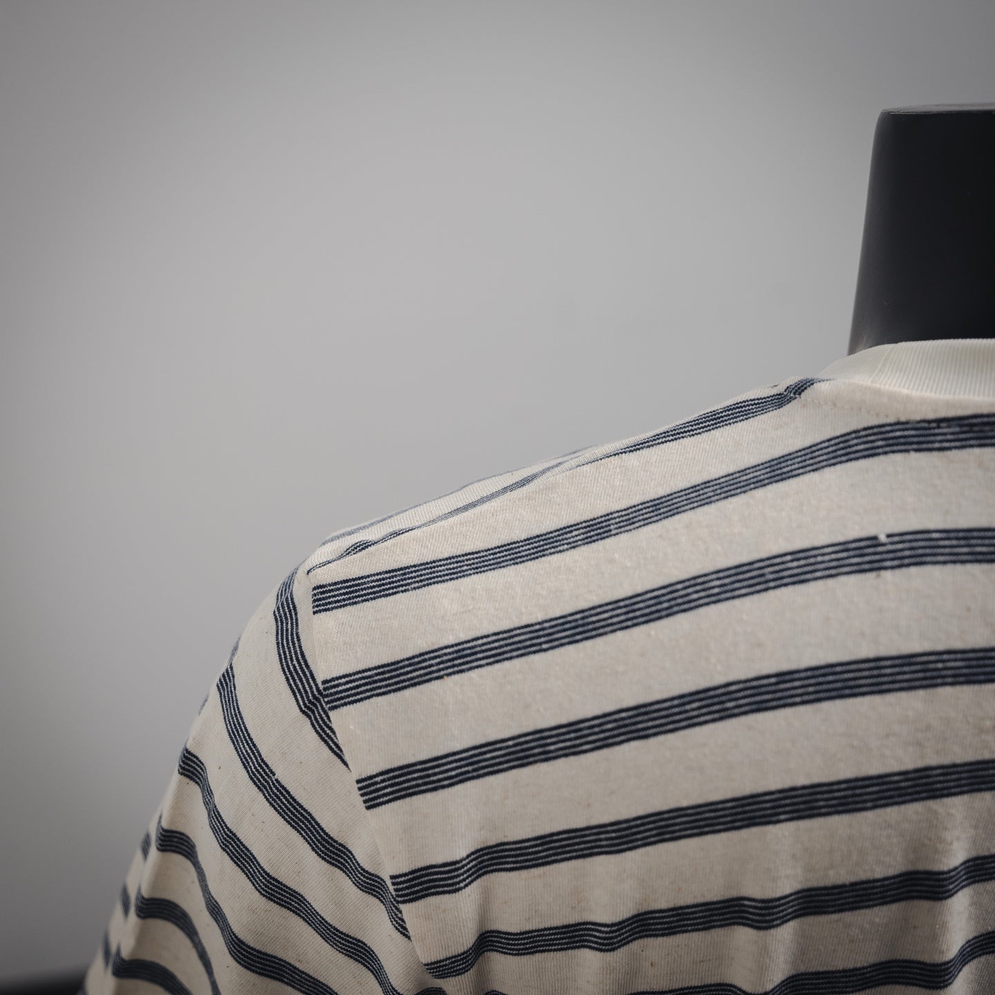 SL schwarz-weiß gestreiftes T-Shirt
