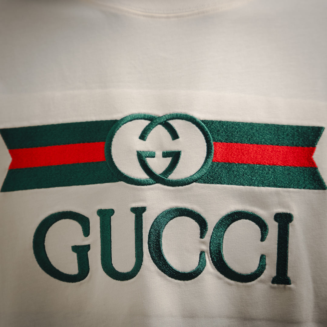 G Belt Logo besticktes T-Shirt