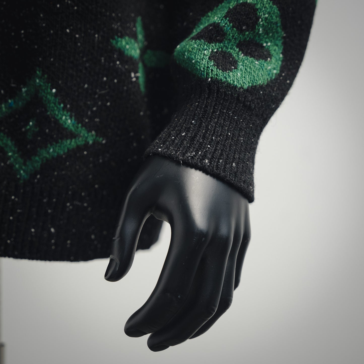 1V 24FW logo jacquard round neck sweater