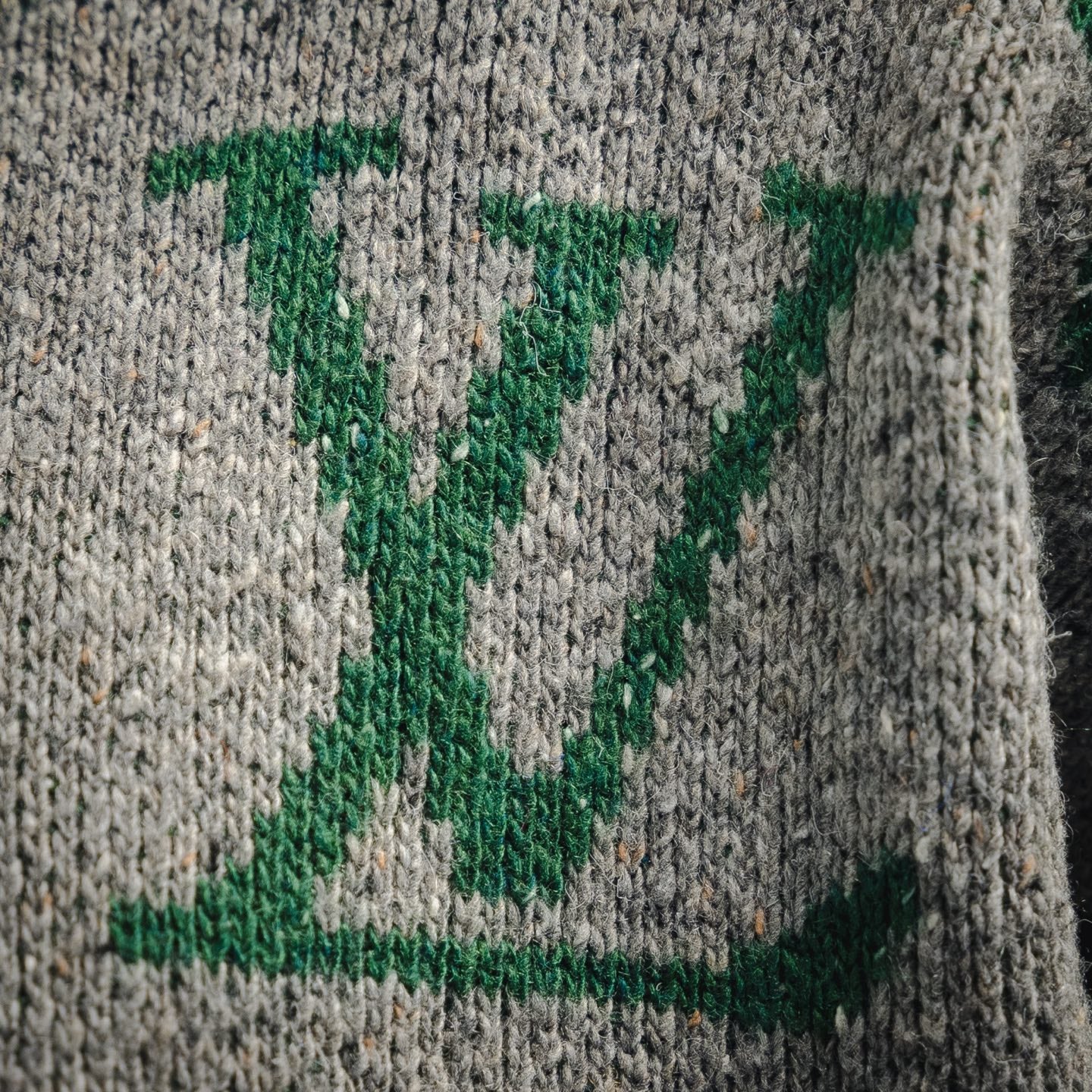 1V 24FW logo jacquard round neck sweater