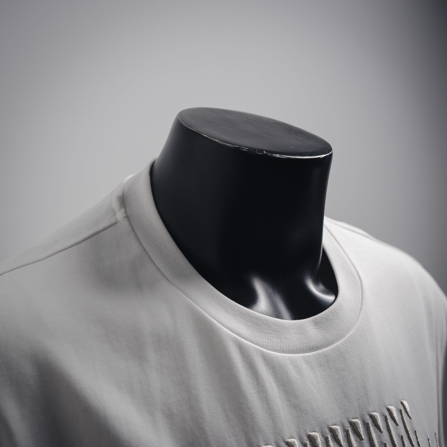1V Embroidered Signature Cotton T-Shirt