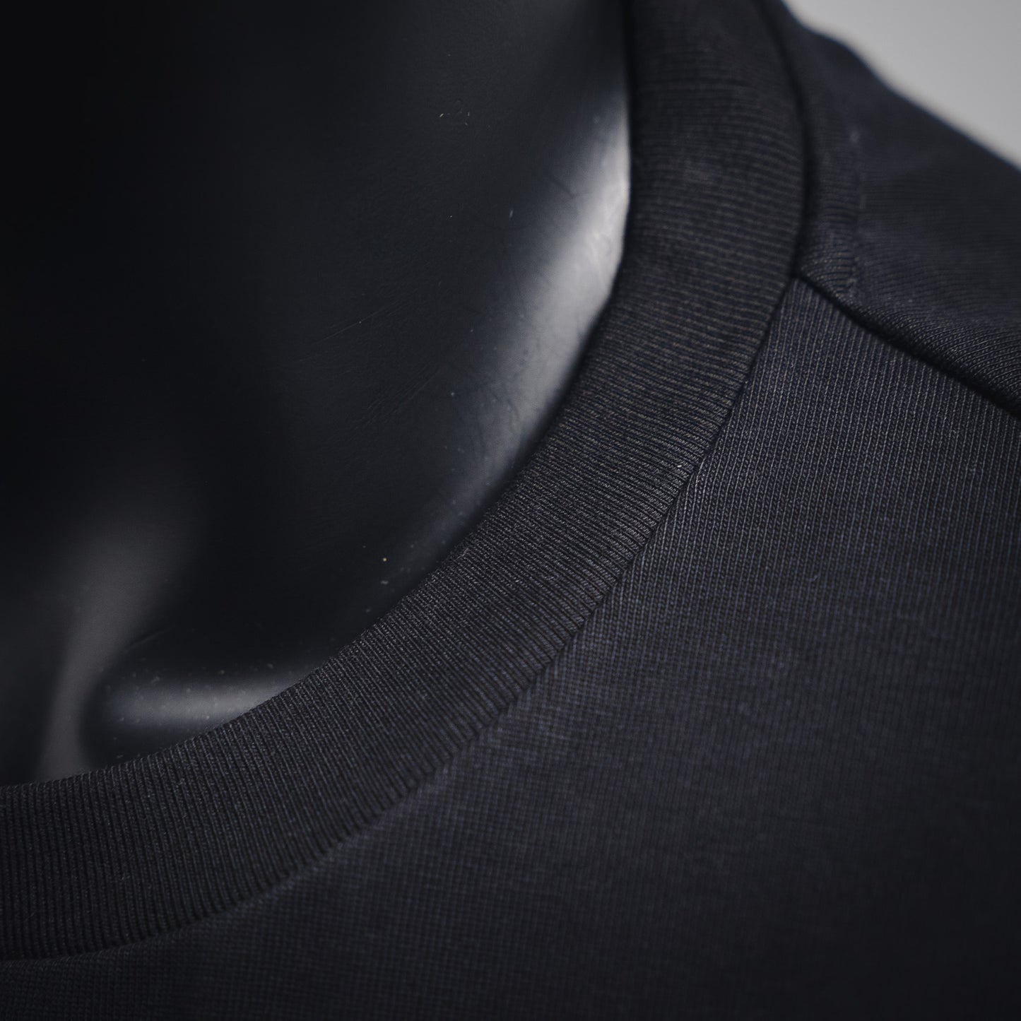 1V Embroidered Signature Cotton T-Shirt