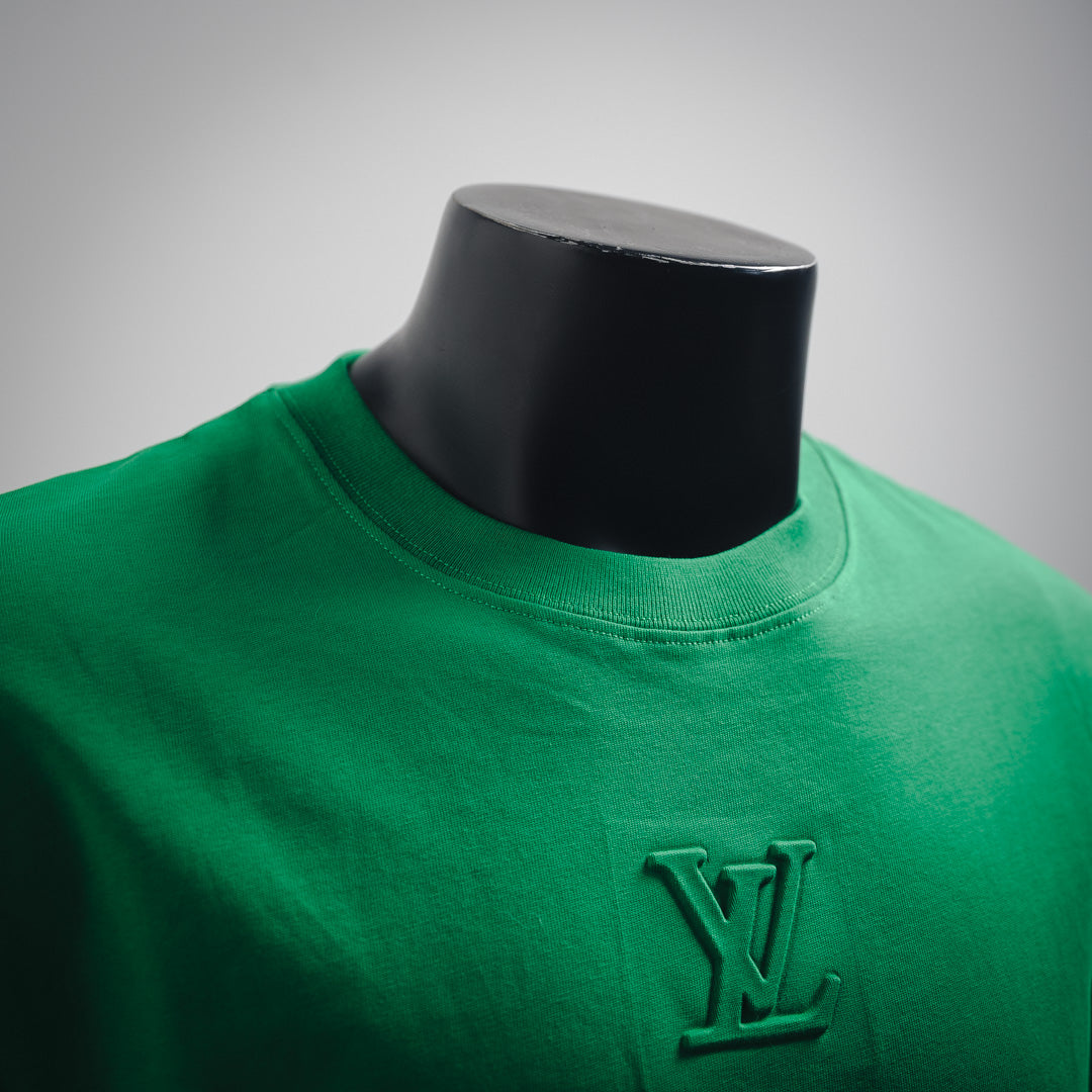 1V 3D embossed logo T-shirt