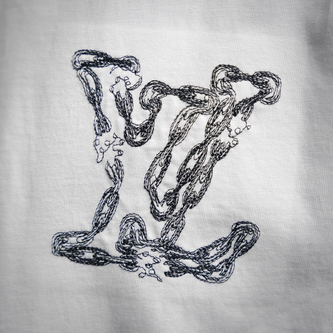 1V Classic Chain Embroidered T-shirt