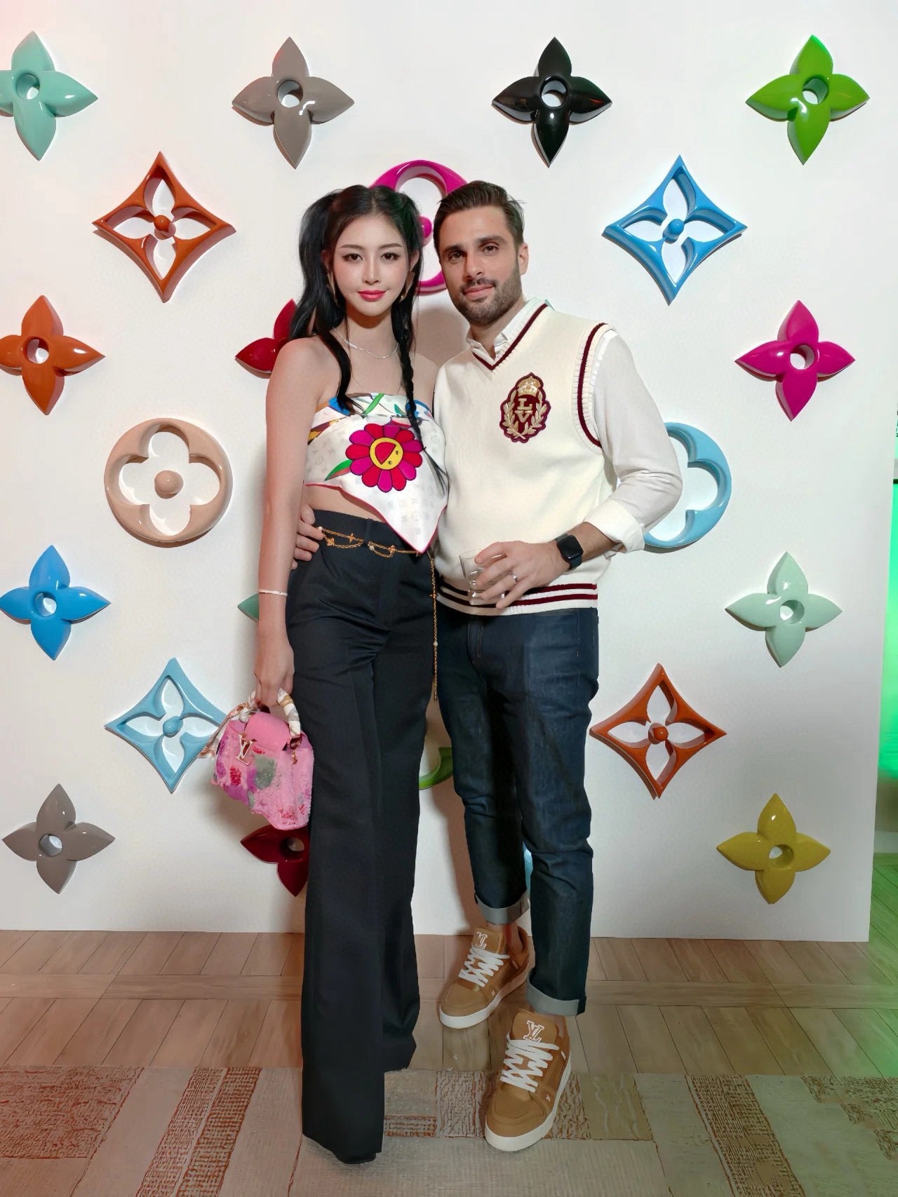 1V 2025ss Embroidered Badge Knitted Vest
