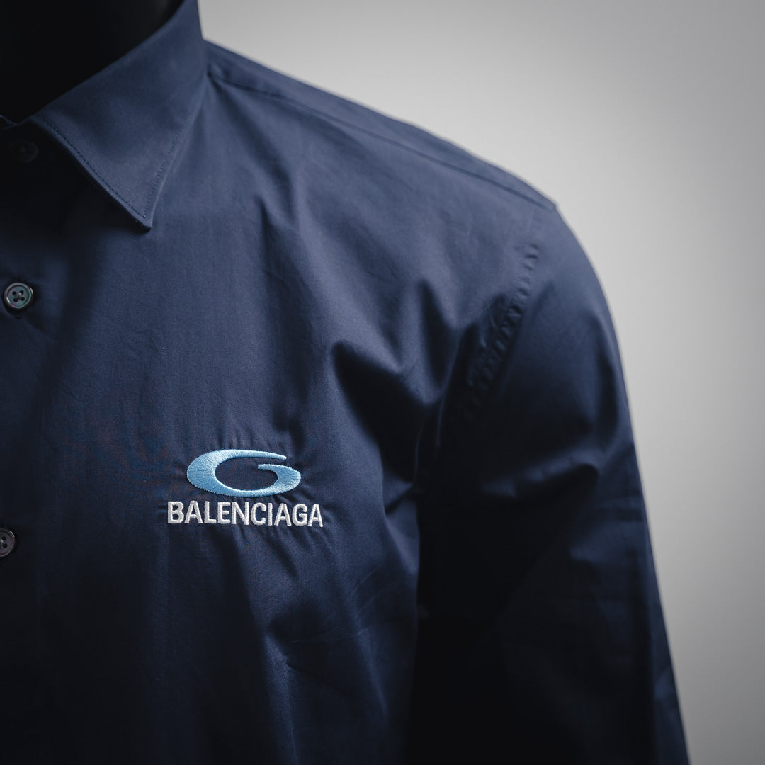 B embroidered logo shirt