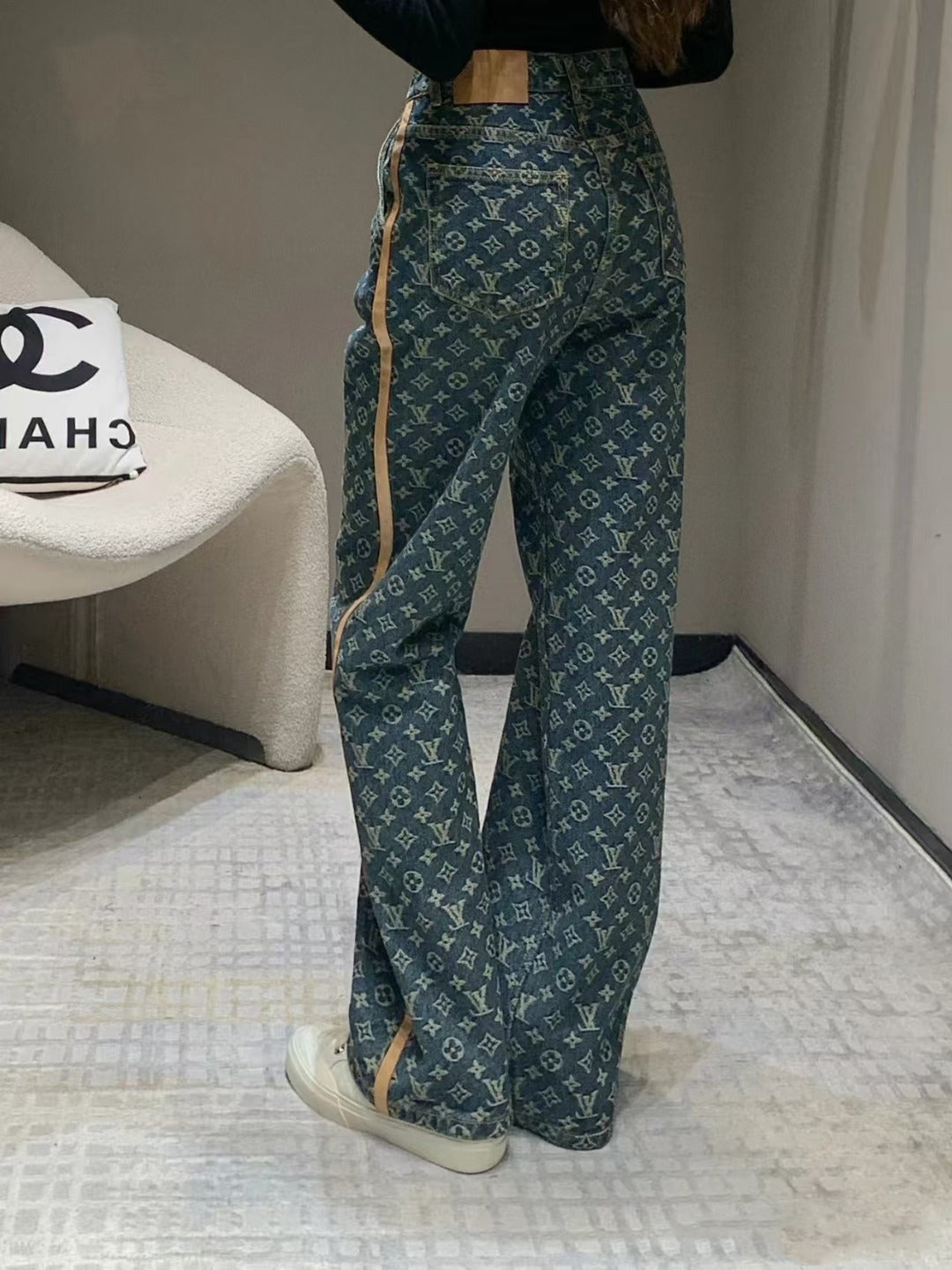 1V Jacquard side leather jeans