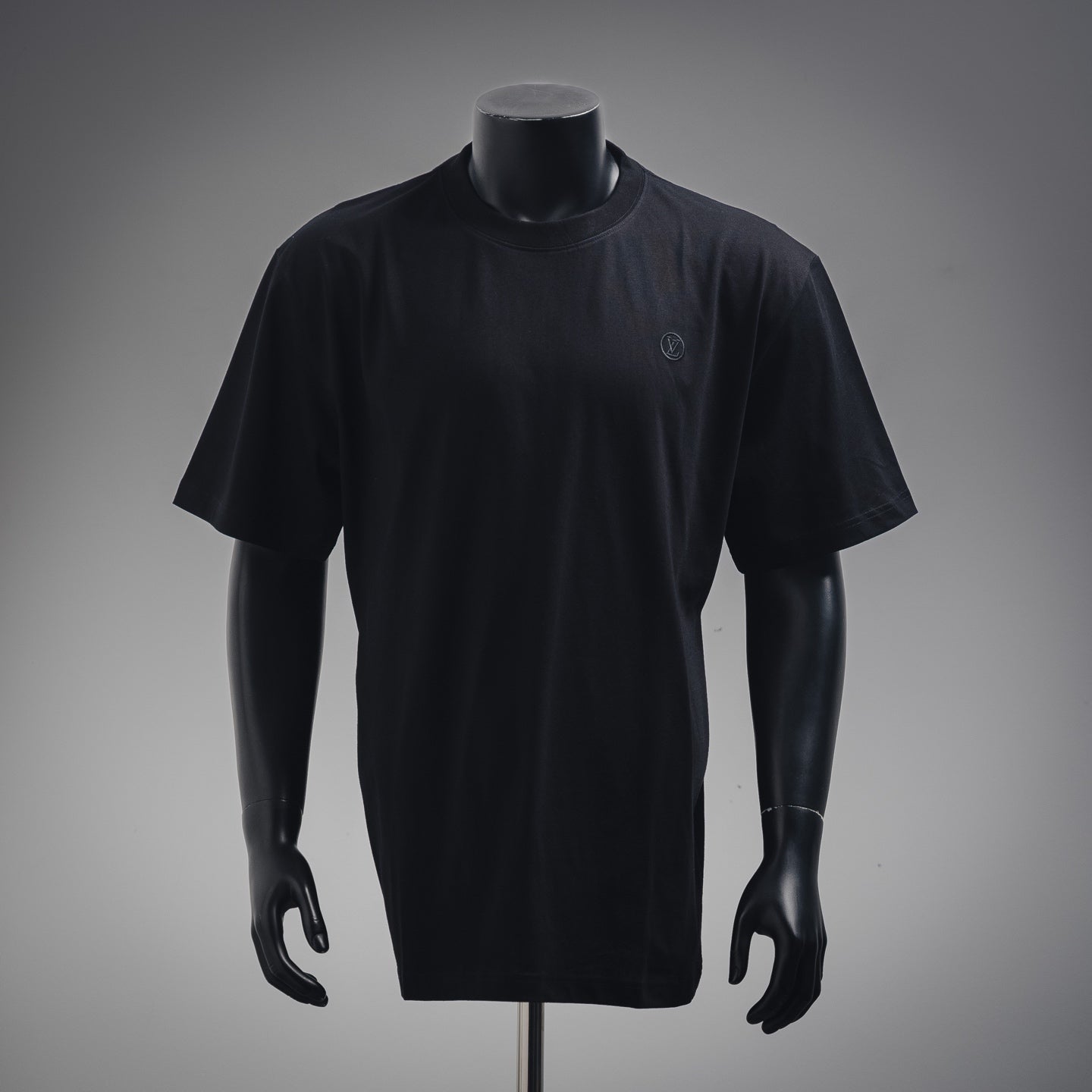 1V Embroidered Logo T-shirt