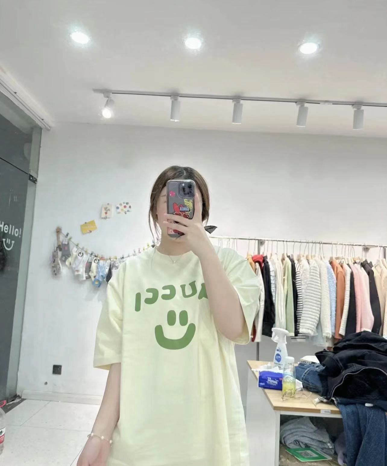 G Smiley Gesicht bedrucktes T-Shirt