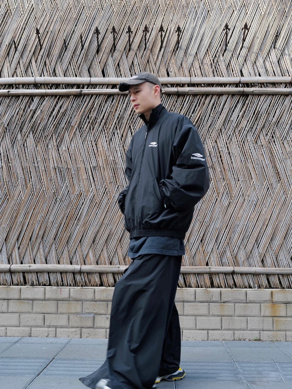 B Logo embroidered jacket