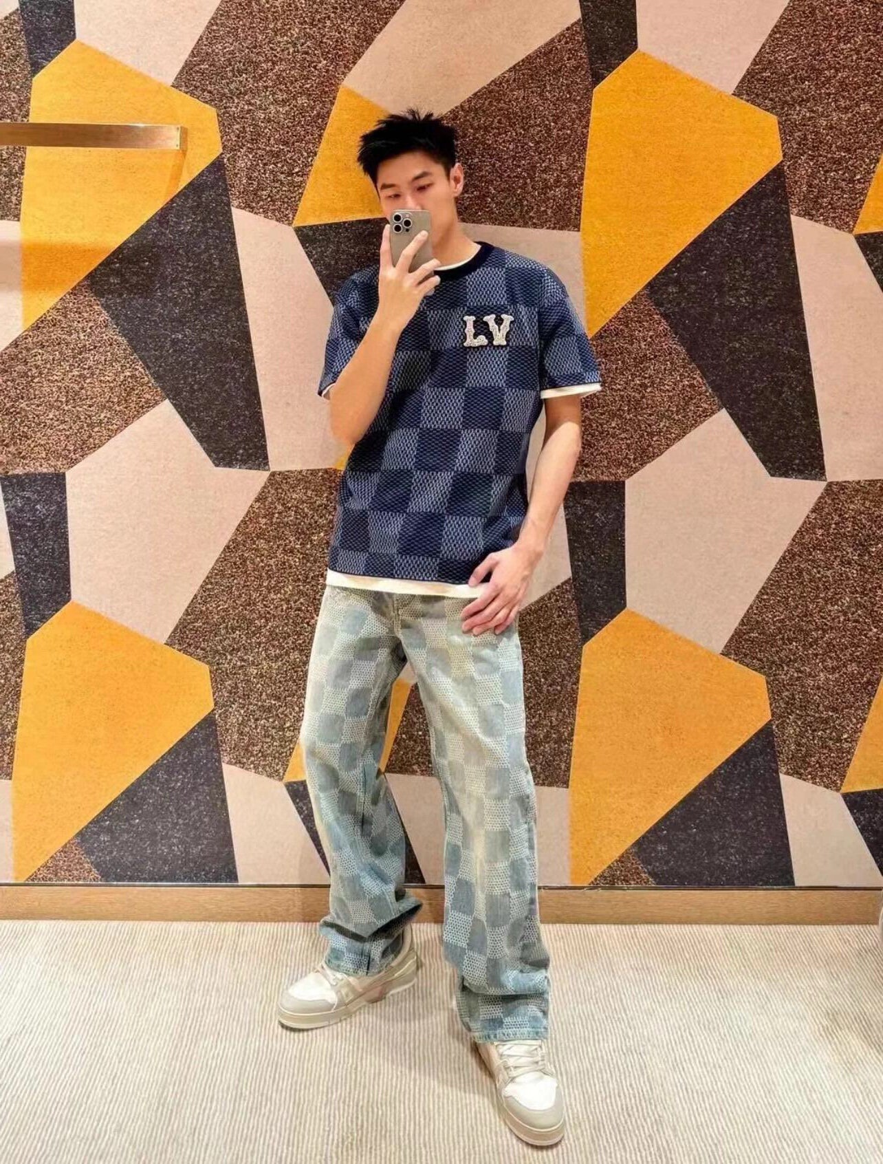 1V 2025ss new Pharrell chessboard T-shirt