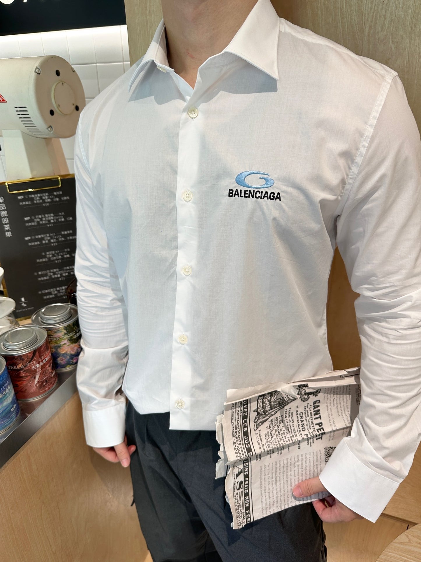 B embroidered logo shirt