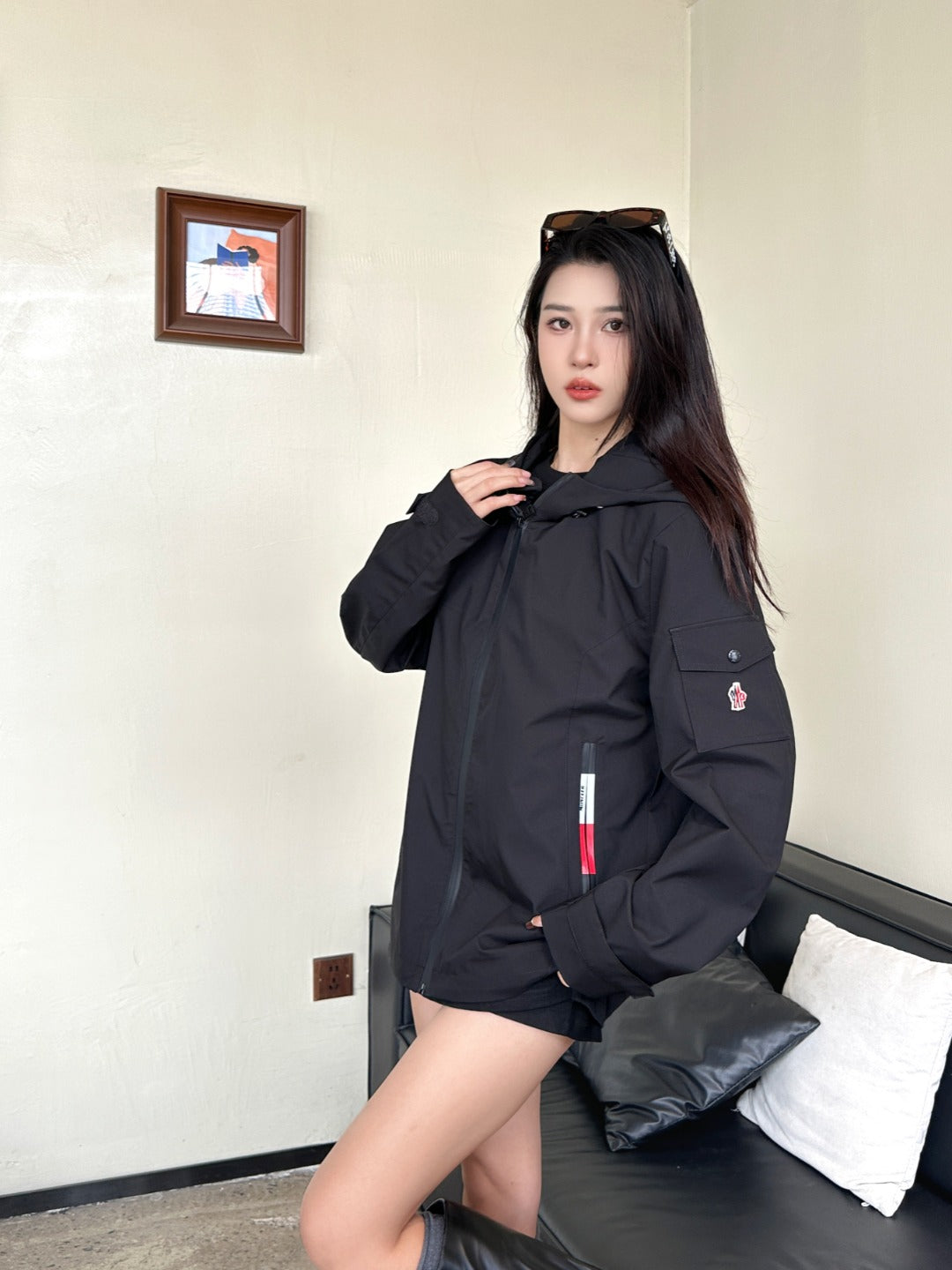 Mo 2025SS Small logo pocket hooded jacket