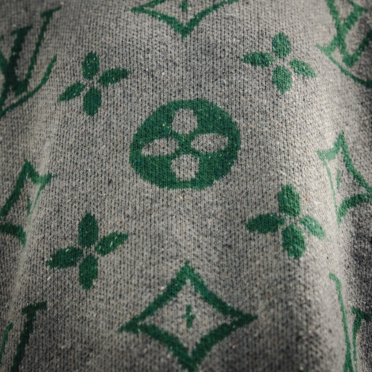 1V 24FW logo jacquard round neck sweater