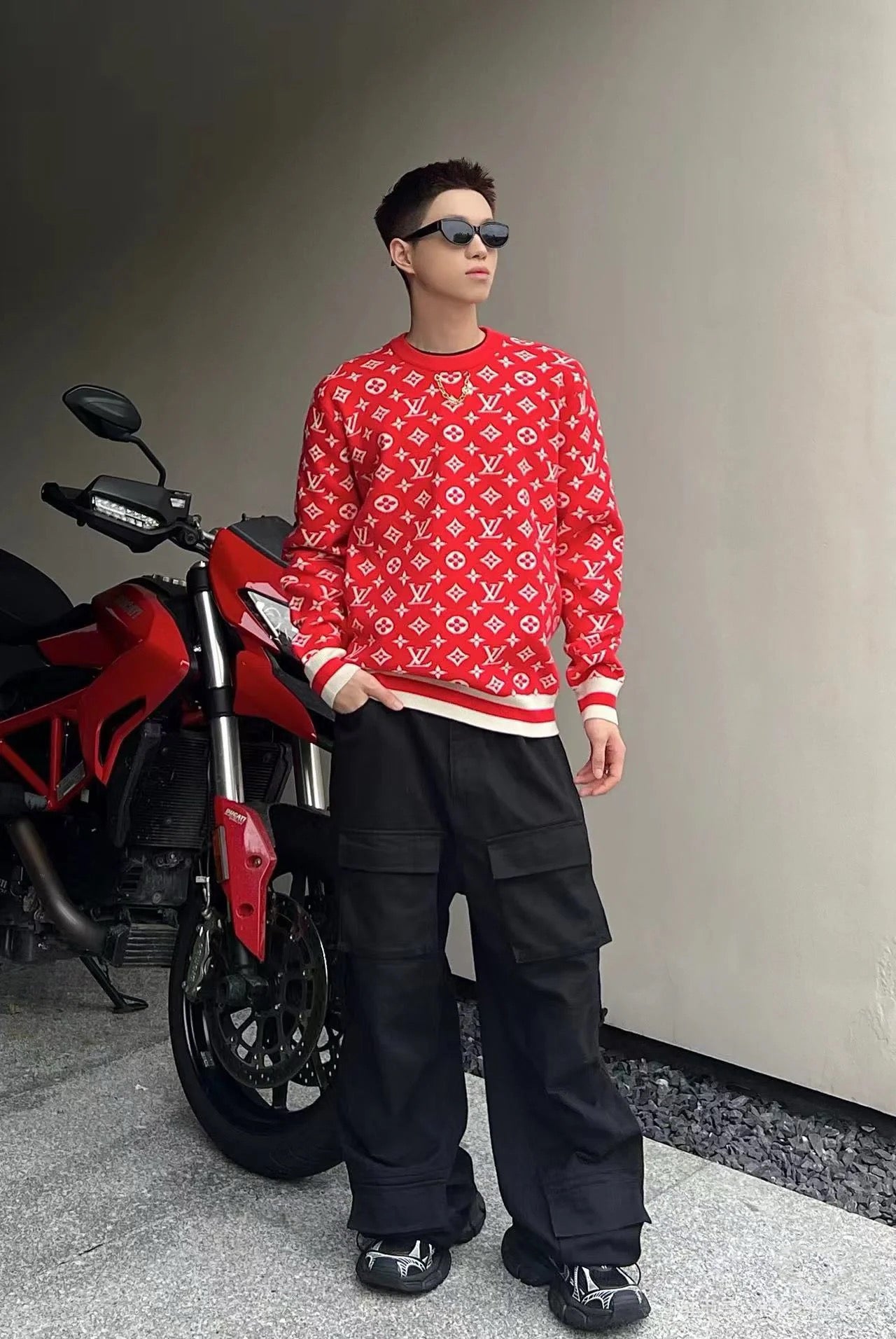 1V 24ss Chain Print Crew Neck Sweater